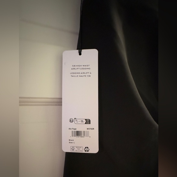 All Black Airlift 7/8 Leggings NWT Large - Picture 6 of 9